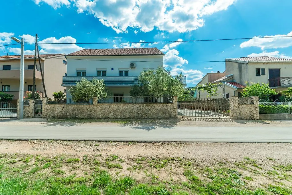 Apartments Brekalo Pakoštane Chorwacja