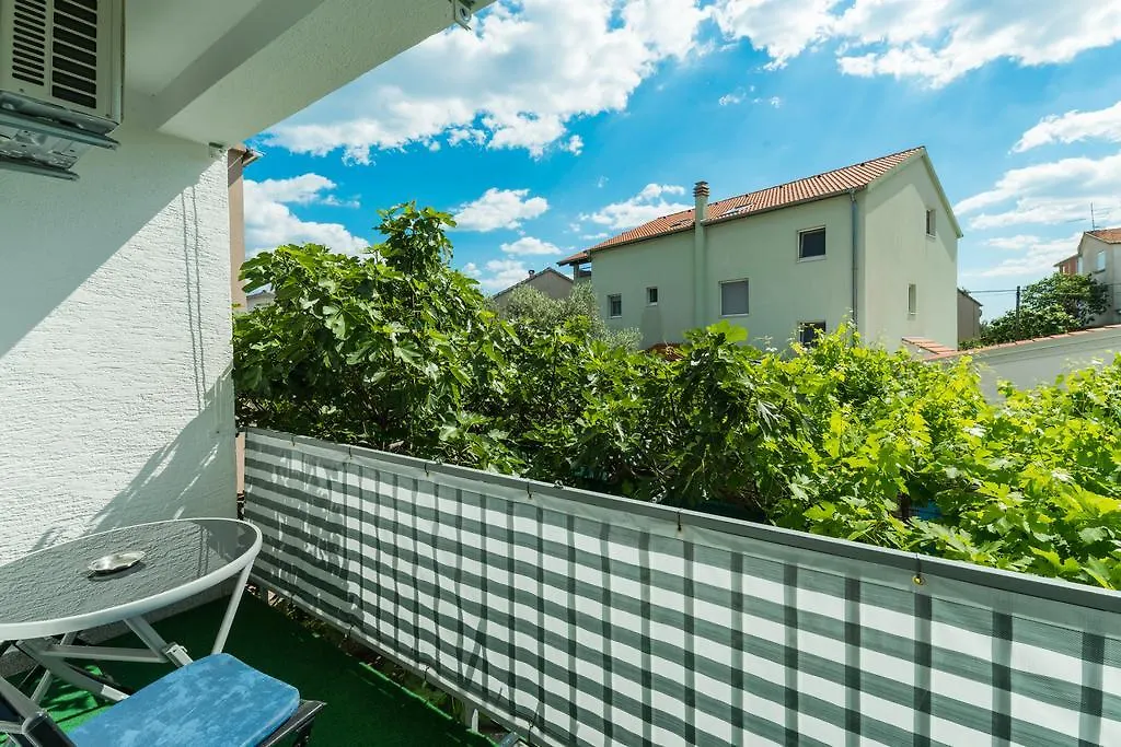 Apartments Brekalo Pakoštane