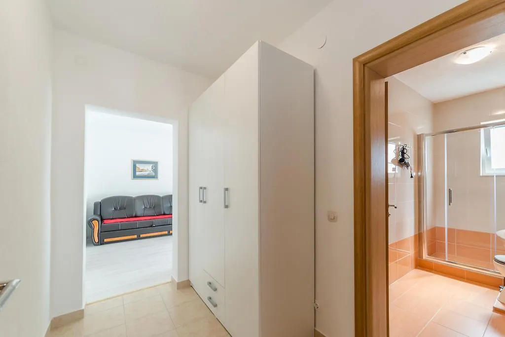 Apartments Brekalo Pakoštane