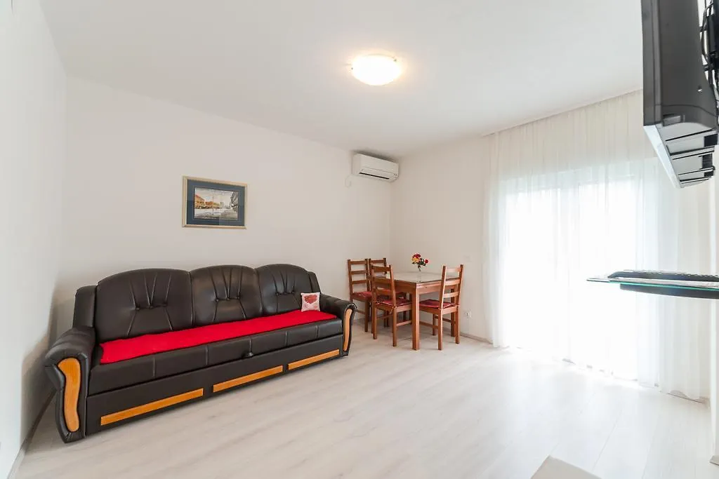 Apartments Brekalo Pakoštane
