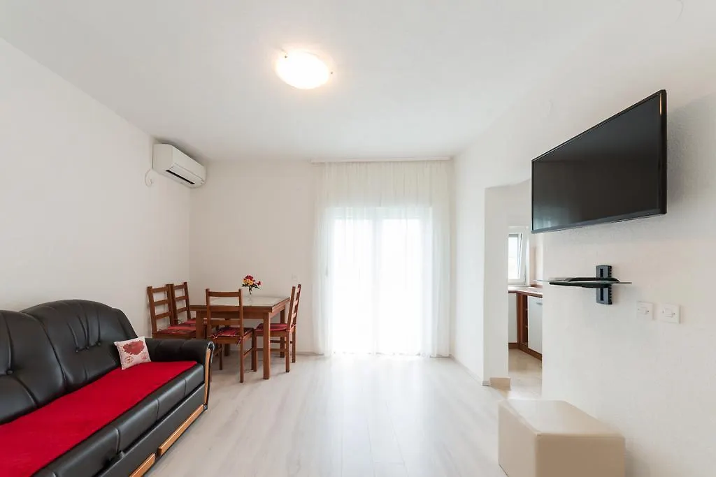 Apartments Brekalo Pakoštane