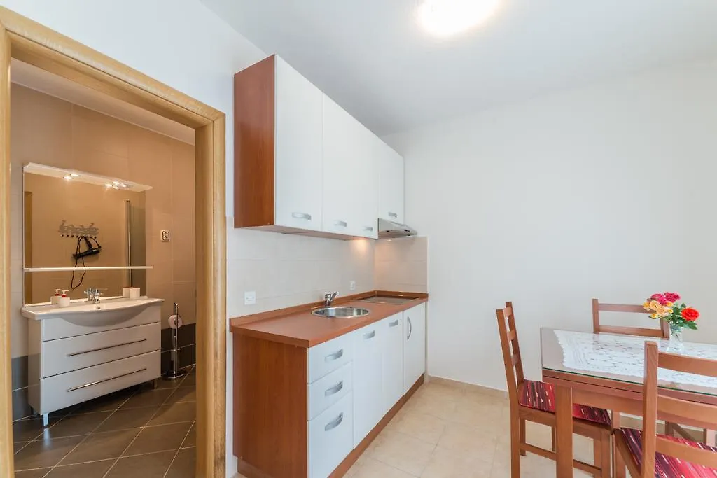 Apartments Brekalo Pakoštane