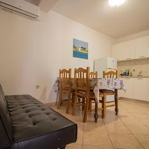  Apartman Petar Maksan