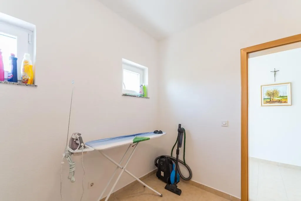 Apartments Brekalo 파코스탄 0*,