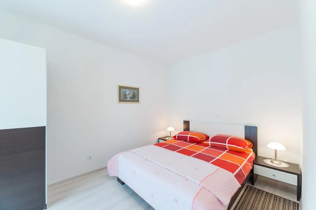 Apartments Brekalo 파코스탄